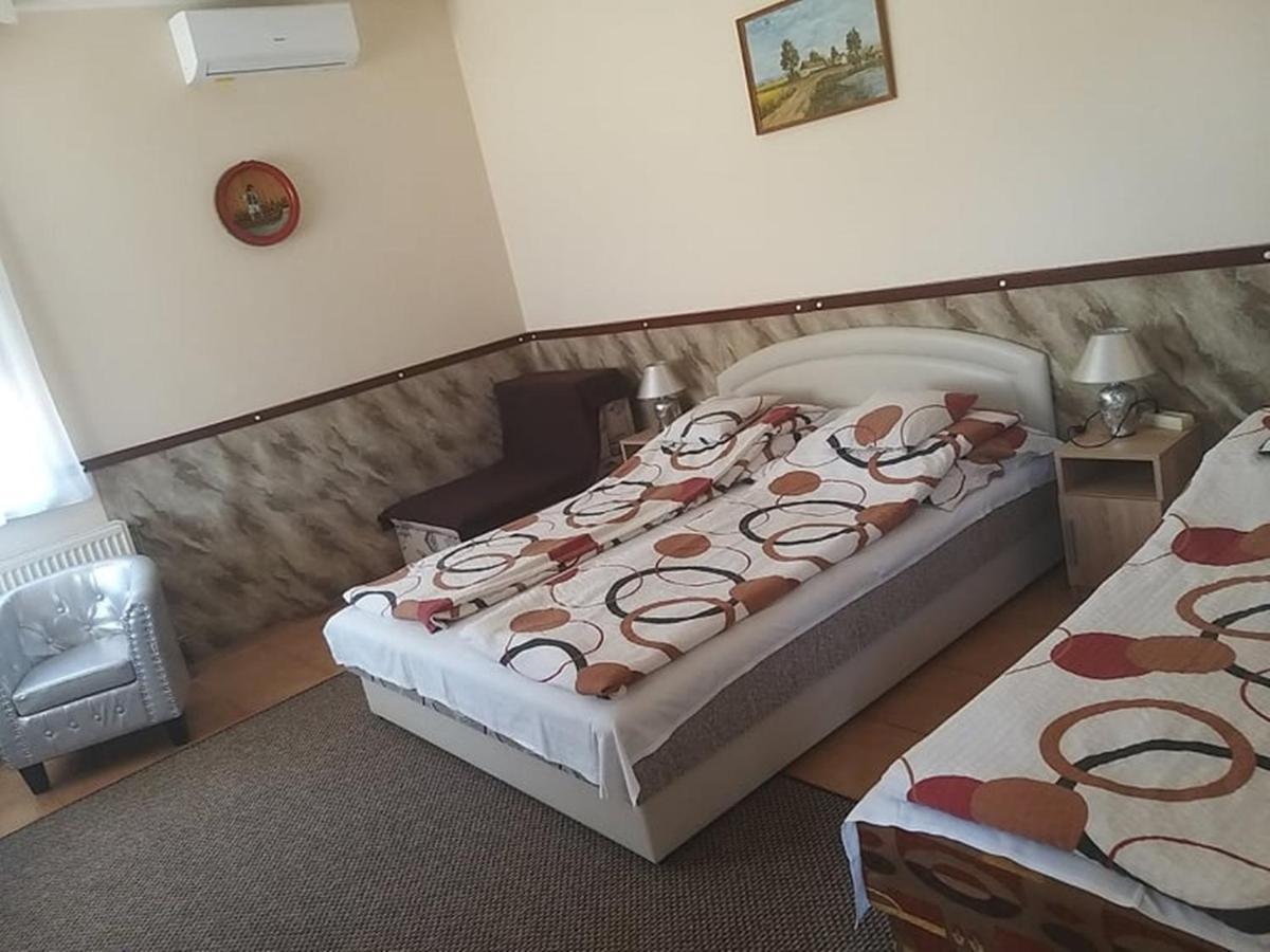 Hajdúszoboszló Garden Apartmanhaz 2 מראה חיצוני תמונה