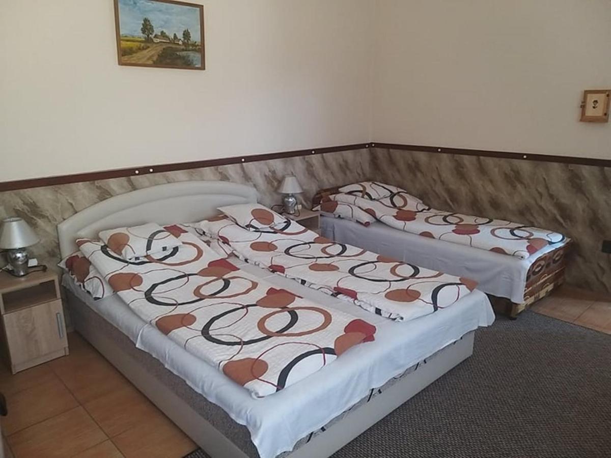 Hajdúszoboszló Garden Apartmanhaz 2 מראה חיצוני תמונה